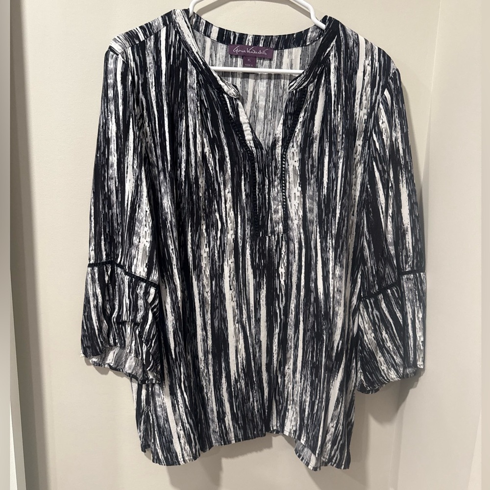 Gloria Vanderbilt Monochrome Brushstroke Blouse